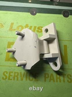 LOTUS CORTINA MK2 Pair Of Door Hinges 1 Painted 1 Unpainted 3014E 7322800A NOS
